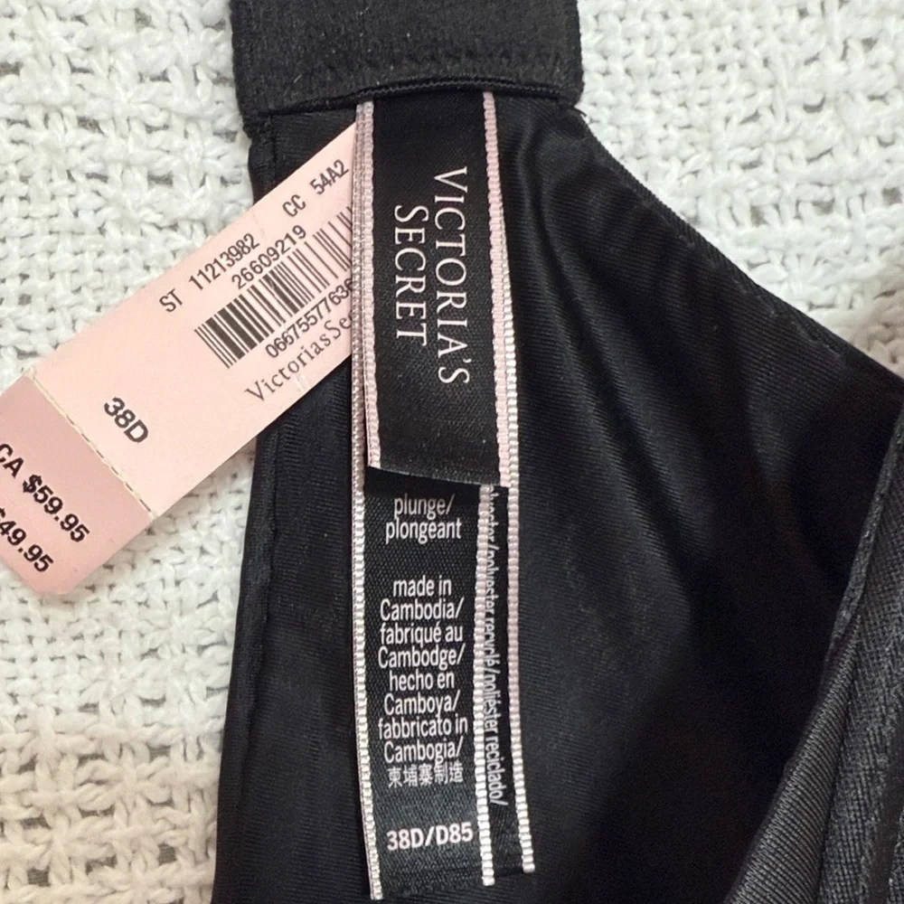 Victoria's Secret Sleek Black Bra - Picture 3 of 5